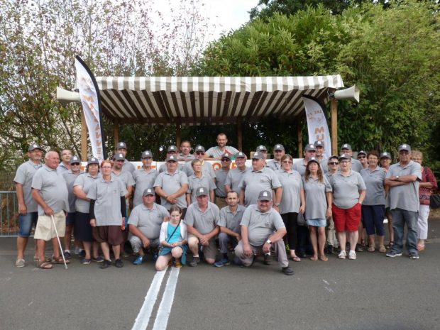 les bénévoles de l'association AS Mulsanne Cyclisme